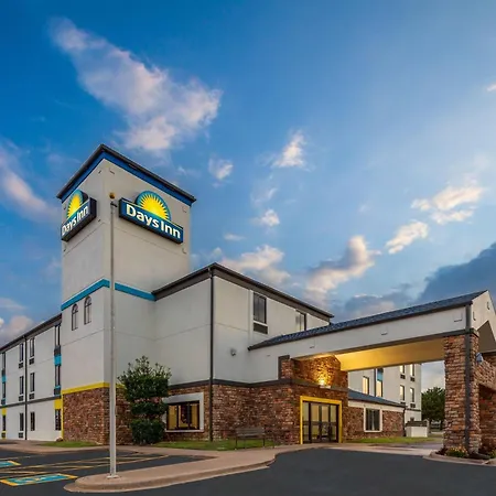 Days Inn By Wyndham Tulsa Central-2